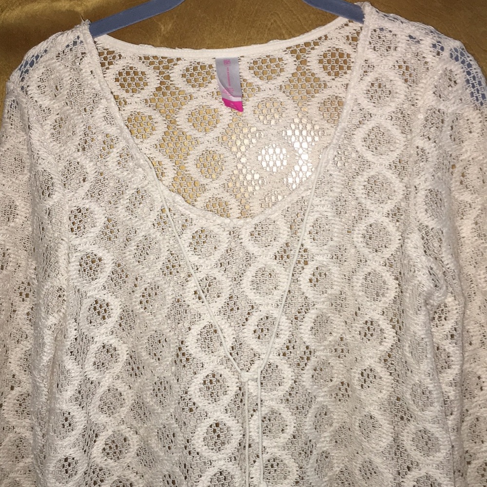 Lace Cream Top - Picture 2 of 8